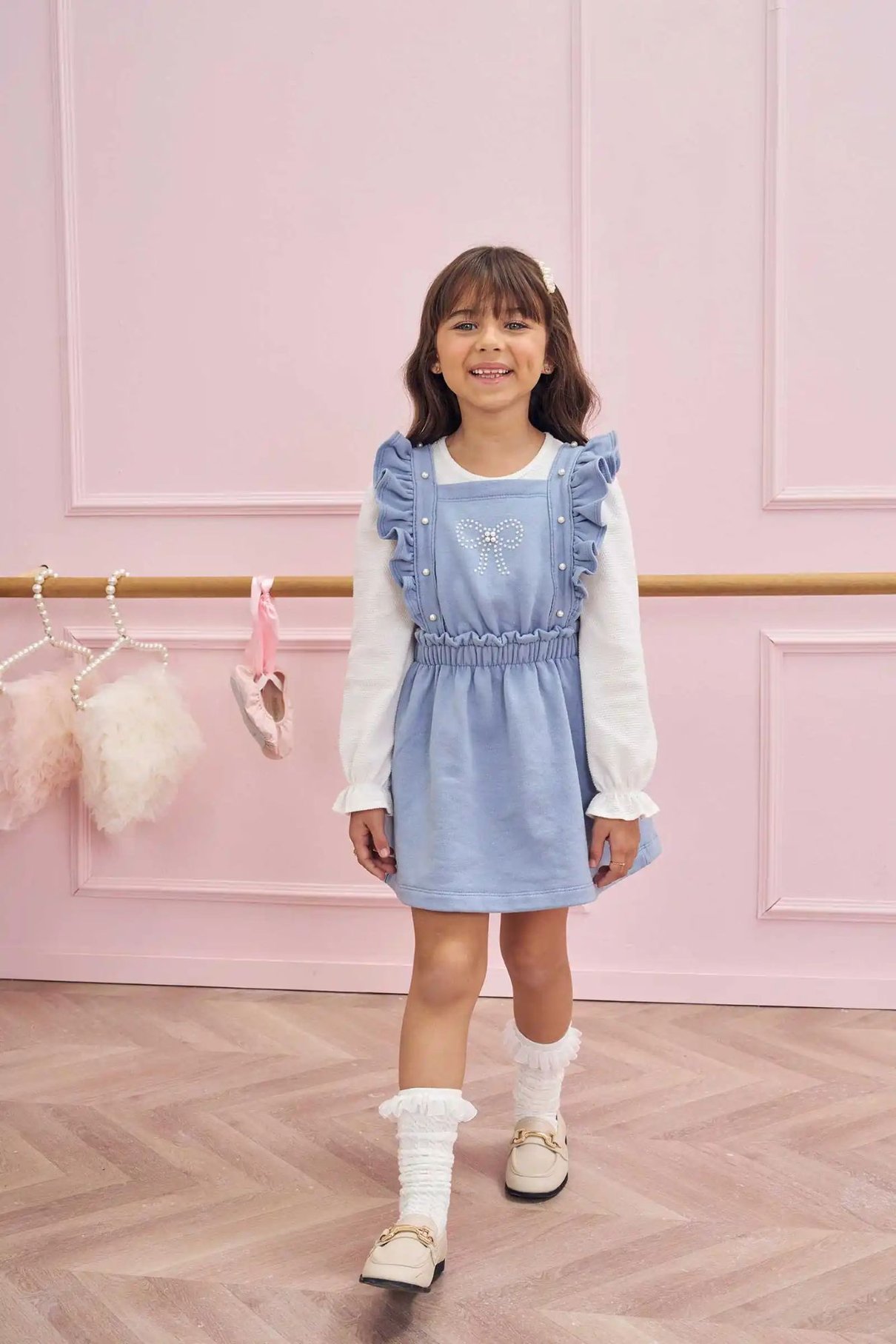 01 conjunto de blusa e salopete em moletom com pelucia infanti