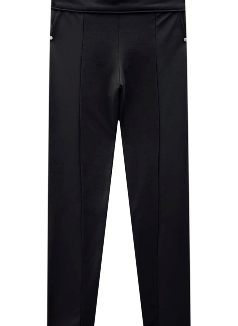 79893 still c02 s1 t1